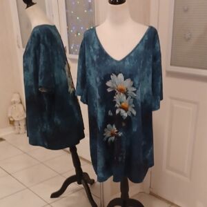 4/$80 Green Floral V-Neck Tee - Size 4XL (US20)